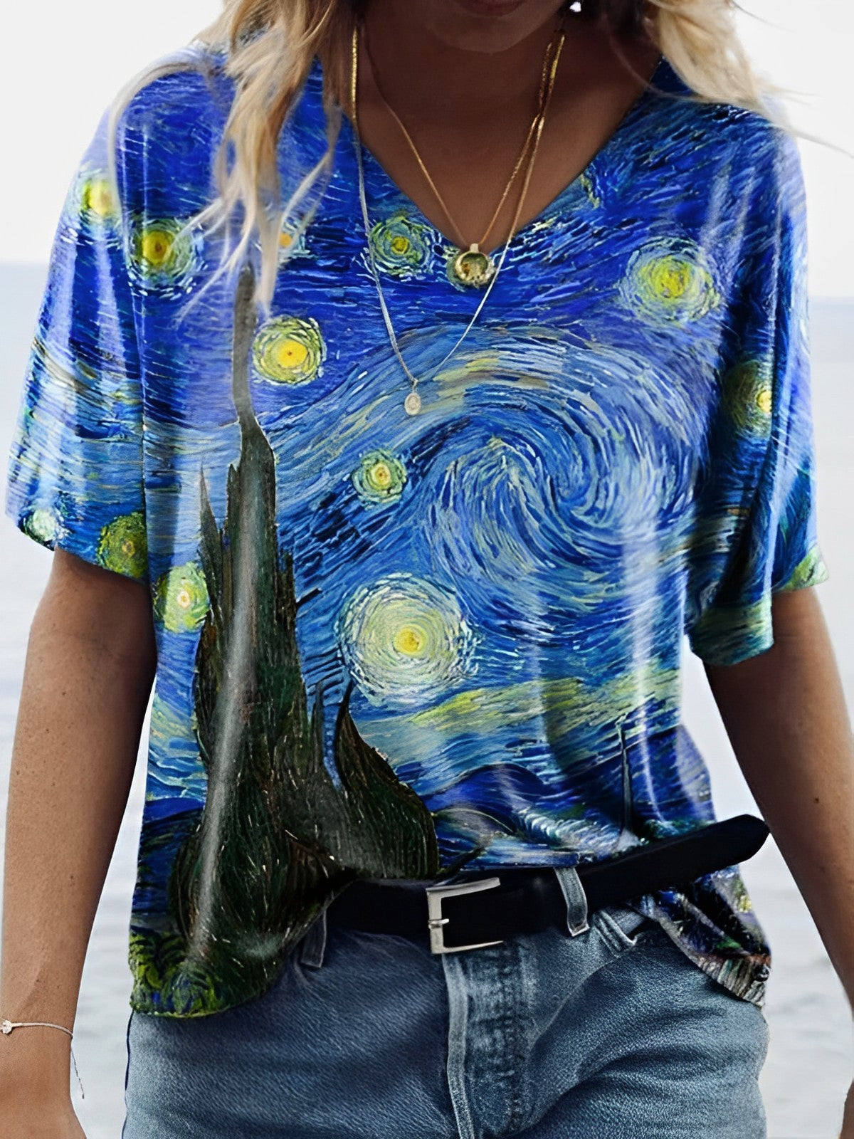 Van Gogh starry sky with printed V-neck T-shirt 