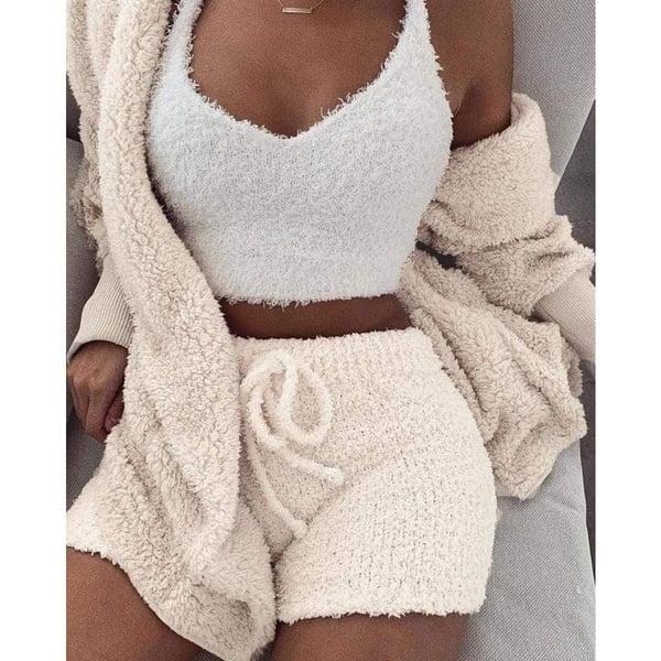 Cozy knitted set (3 pieces)