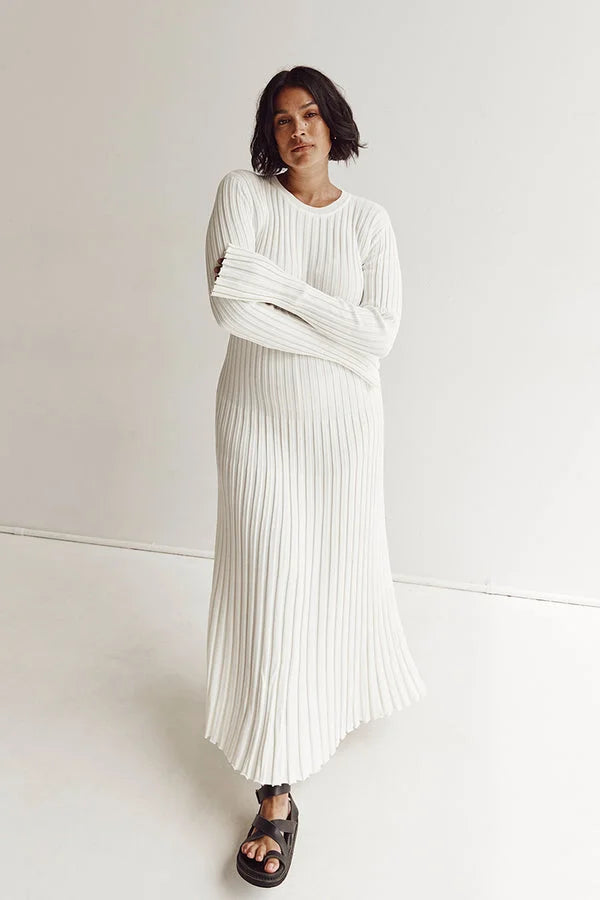 Crew Neck Sleeved Knit Midi Dress 