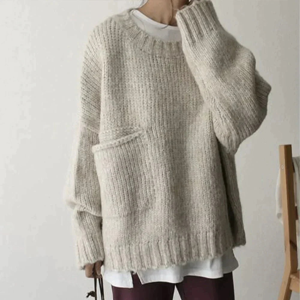 Emma - Ivory oversized sweater with front pockets