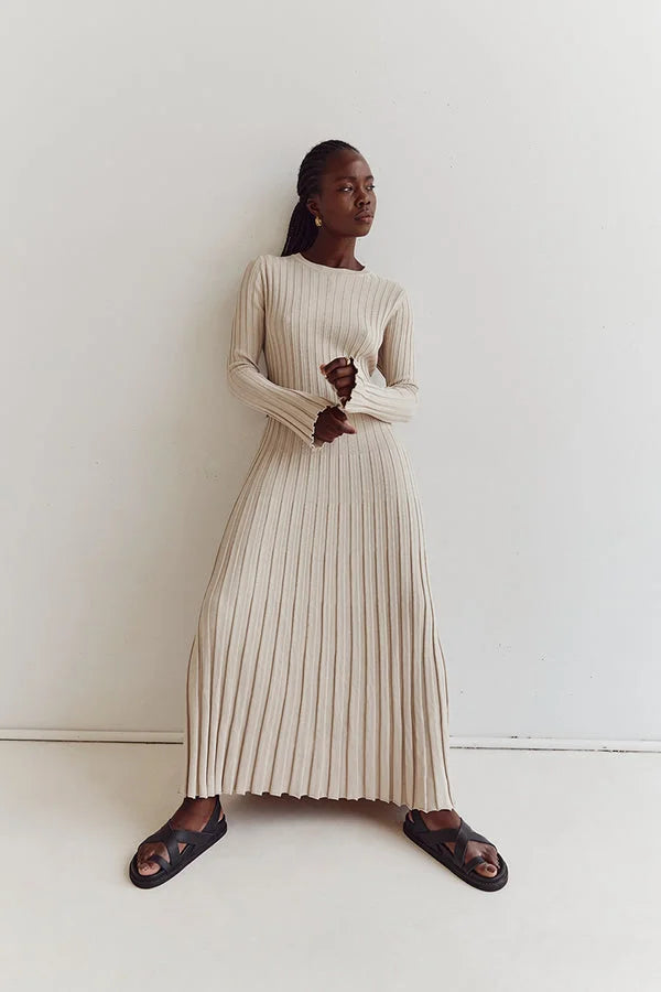 Crew Neck Sleeved Knit Midi Dress 