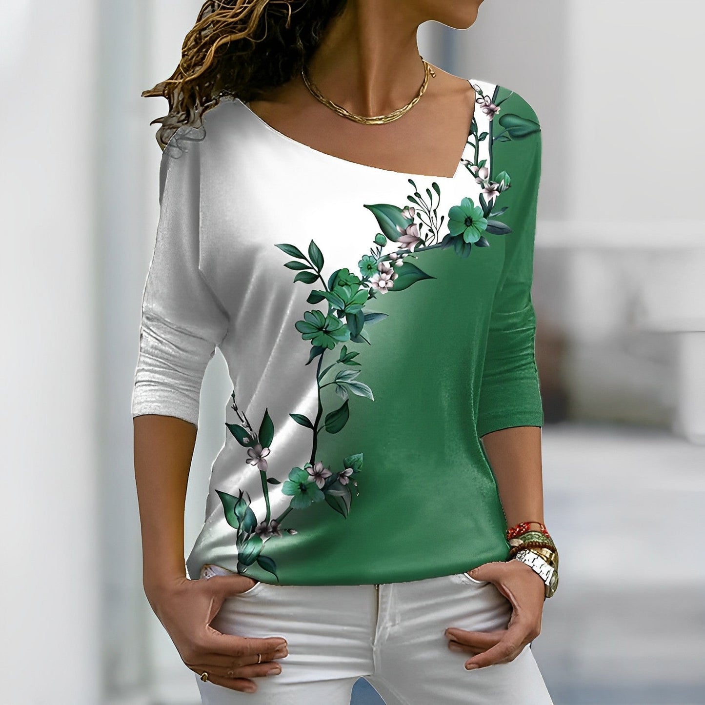 Contrasting color floral T-shirt