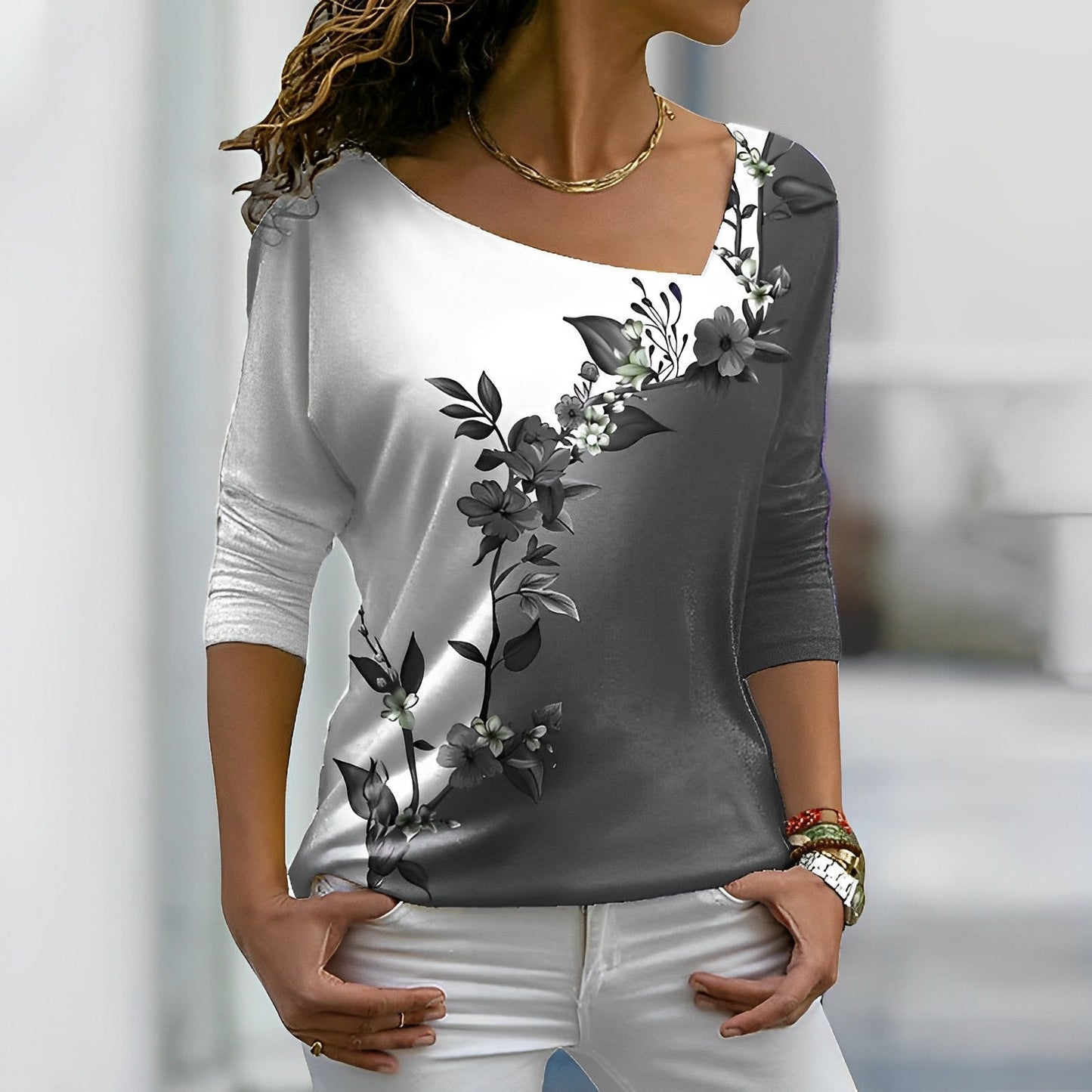 Contrasting color floral T-shirt