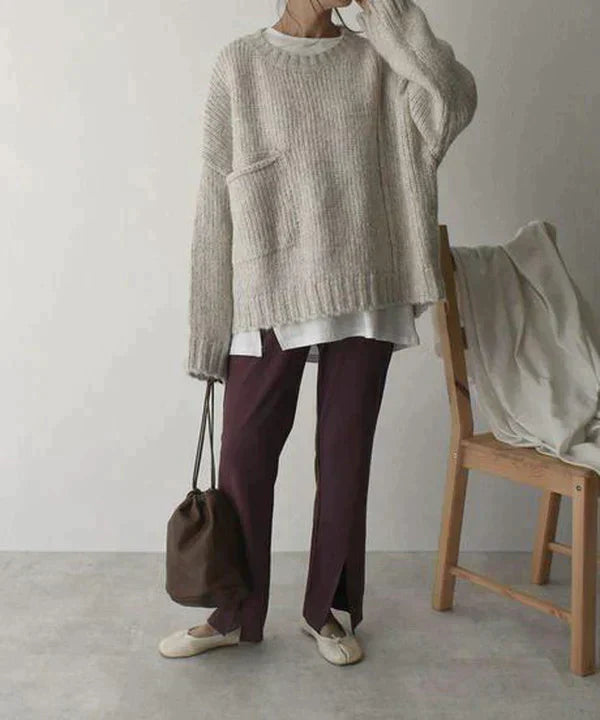 Emma - Ivory oversized sweater with front pockets