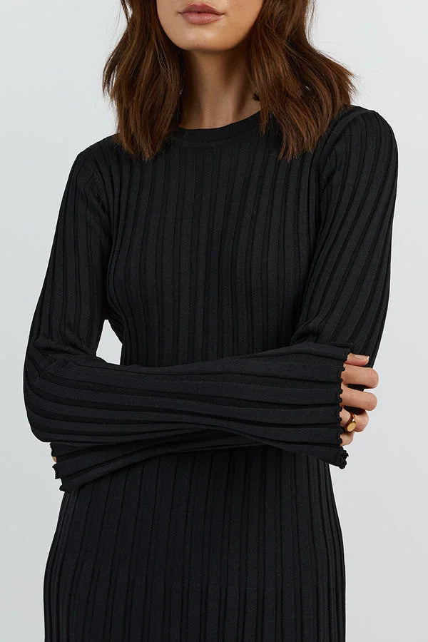 Crew Neck Sleeved Knit Midi Dress 