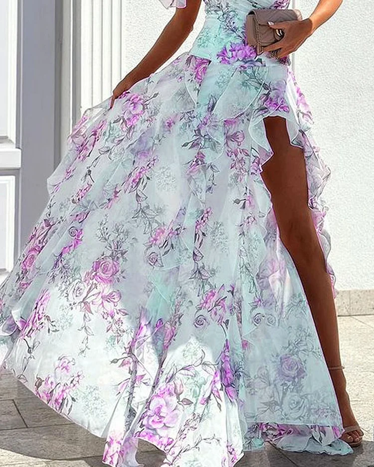 Elegant dress with a print on one shoulder