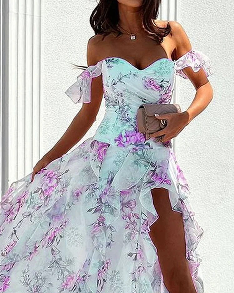 Elegant dress with a print on one shoulder