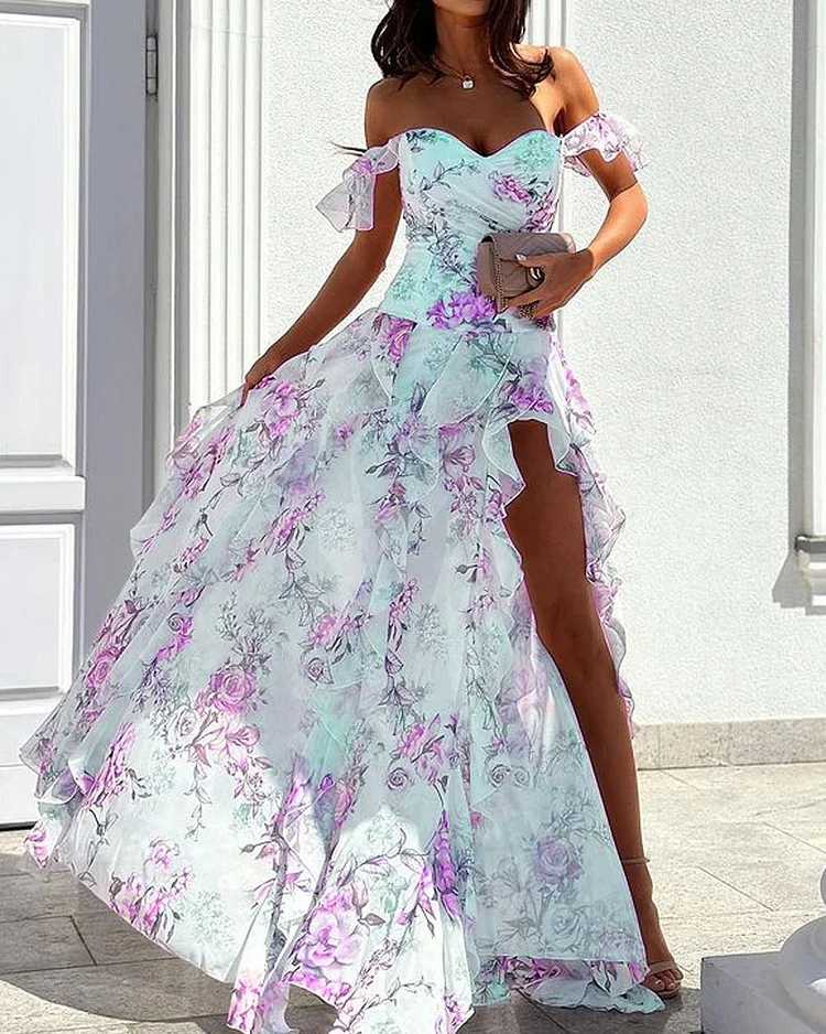 Elegant dress with a print on one shoulder