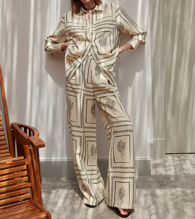 2 piece set with abstract geometric lines print