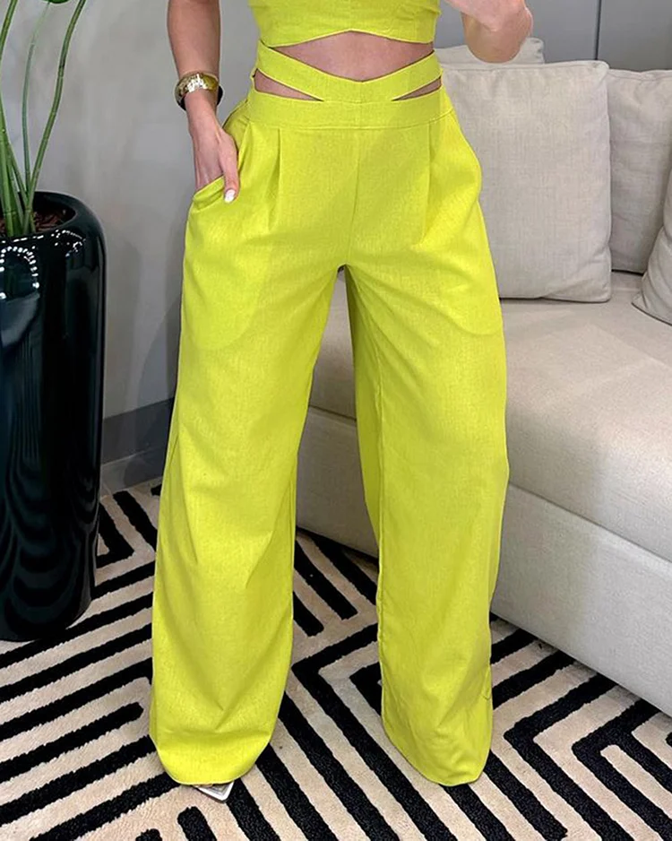 Two-piece set with designer top pants and round neckline