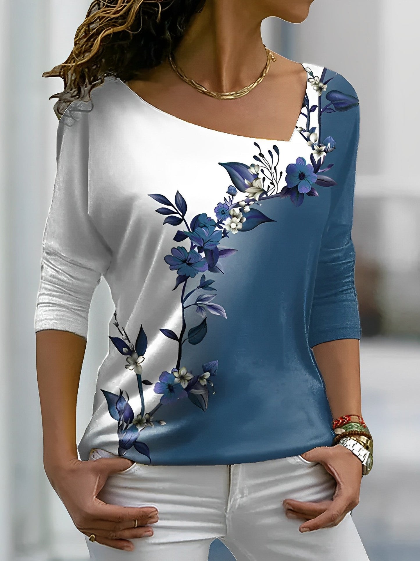 Contrasting color floral T-shirt