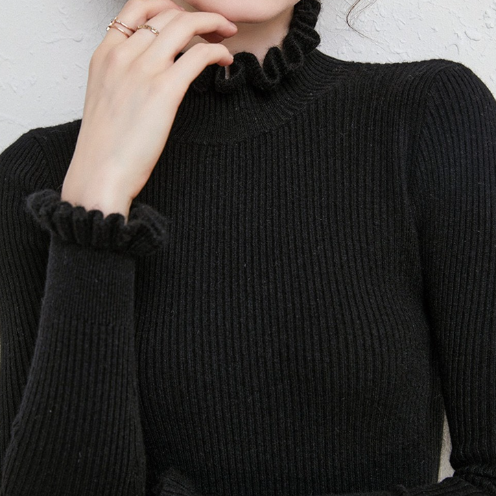 The Aurablend™ Cashmere Turtleneck